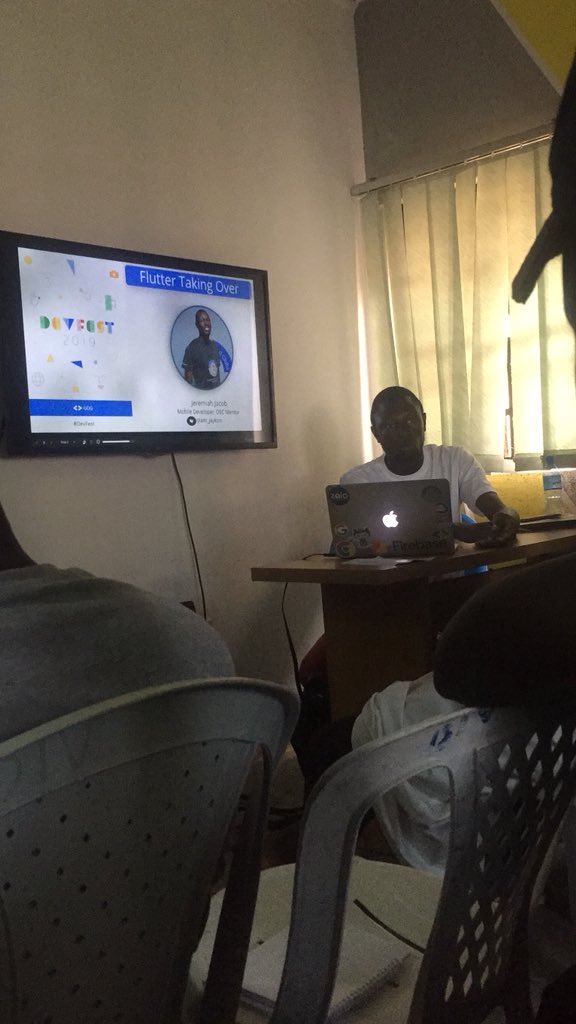 daniel10124861's tweet photo. Next section #Flutter by @am_jaykon #DevFest19 #DevFestKaduna https://t.co/AGWb06PN0Z