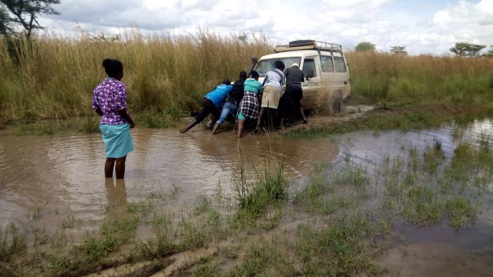 Seeing our dear health workers maneuver tough conditions and locations to ensure that every child in #Uganda is vaccinated touches my heart deeply.  

On behalf of the Health Sector, I respect you and I honor you! Thank you from the bottom of my heart. #MRCampaign19