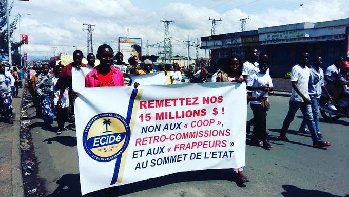 SoldatsDuPeuple's tweet image. Les Soldats du Peuple marchent avec le #CLC à #Goma.

Le peuple réclame ses #15millions !