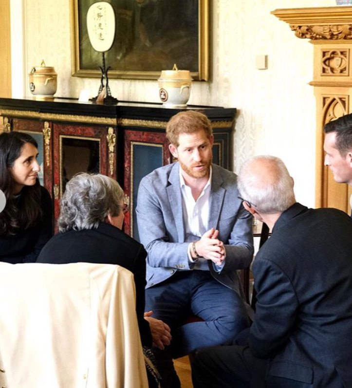 Plaid_Harry's tweet photo. Yesterday, I attended a mental health workshop at Lambeth Palace hosted by The Archbishop of Canterbury. This event focused on how the church can encourage youth to have an open conversation about their mental health, and how their faith and community can play a key role in that. https://t.co/lqCBnw5R78