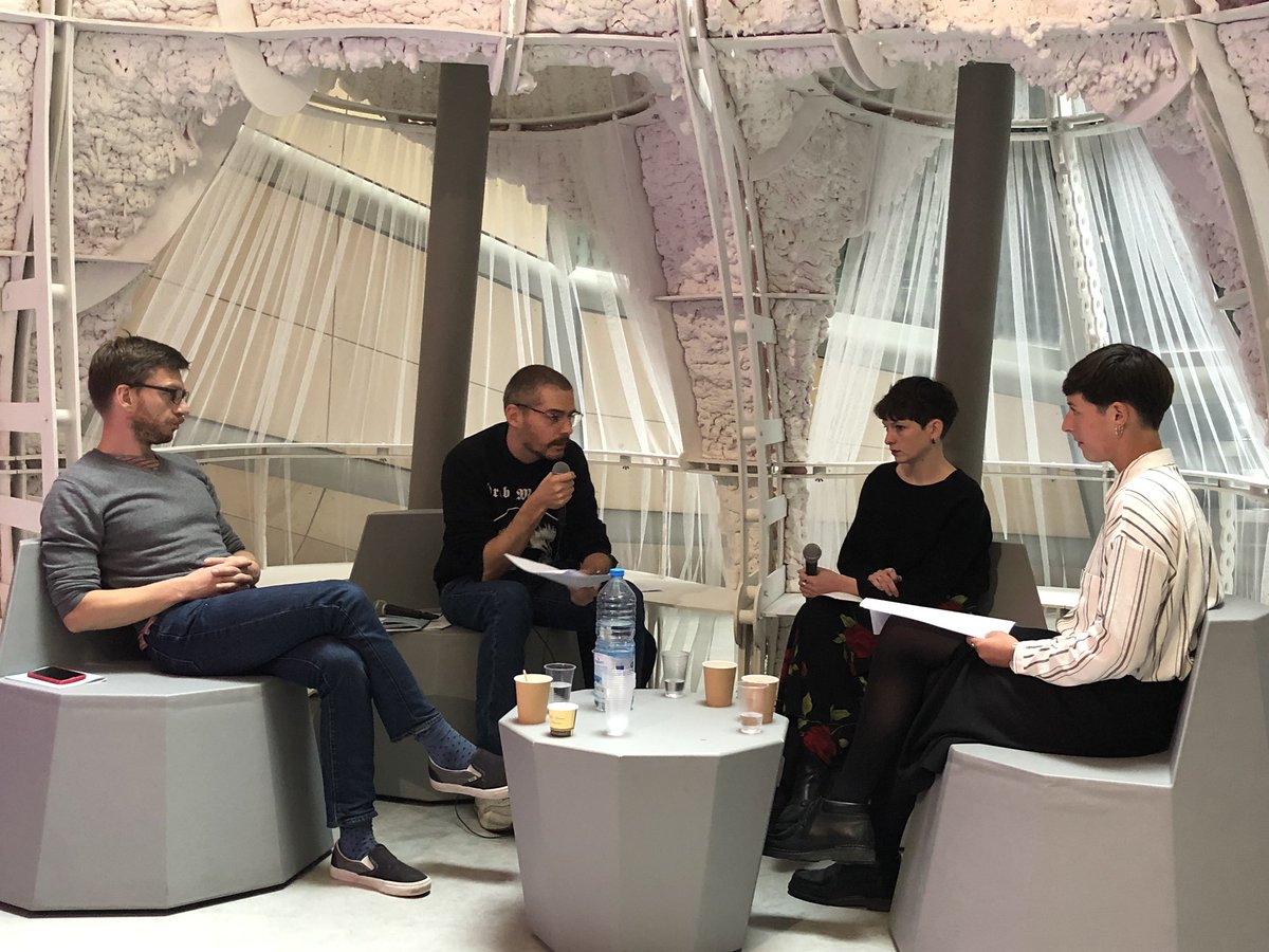 [EN DIRECT]
Expérience radiophonique avec Camille Michel, artiste-architecte en résidence au <a href="/POLAU37/">POLAU</a> où il est question des périphéries - notamment La Source à Orléans et Les Douets de Tours.
➖
<a href="/JNArchi/">Journées nationales de l'architecture</a> <a href="/latelierjava/">atelier java</a> <a href="/radiocampus45/">Radio Campus Orléans</a> <a href="/GillesRion/">Gilles Rion</a>