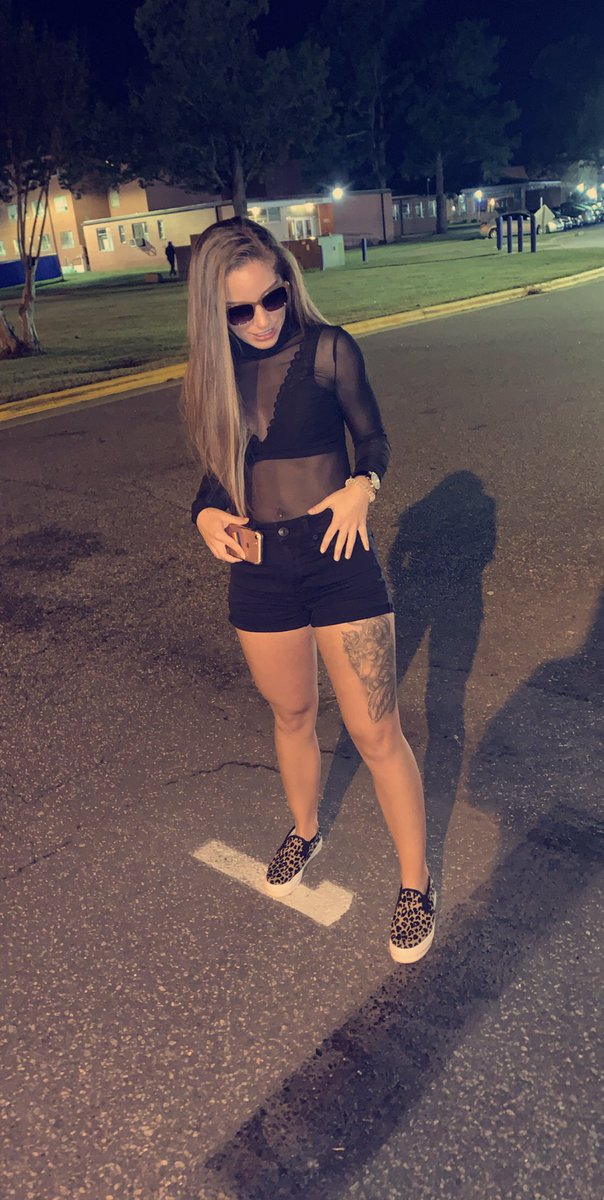 ayoo_Camrynn's tweet image. No more room on my roster 🖤🔐 #HOCO2k19