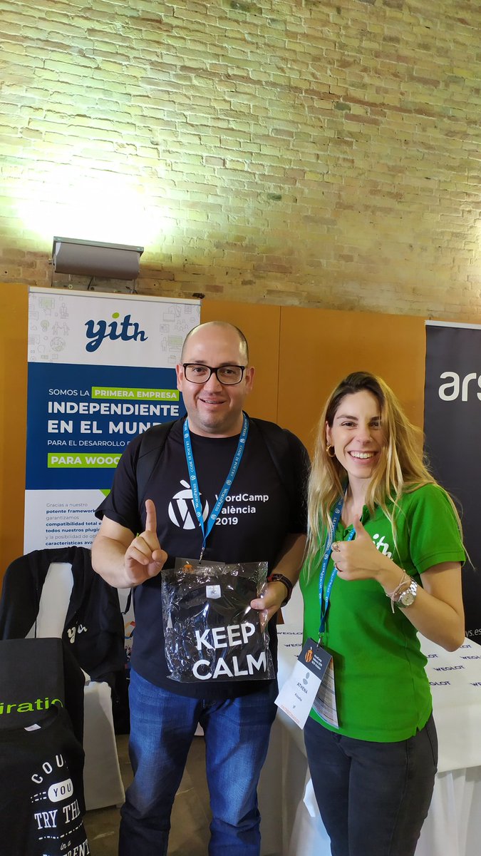YITHEMES's tweet photo. Ya regalamos nuestra última camiseta!! Gracias a todos nuestros amigos nuevos por la energía! 🥰 #WCVLC #YITHEMES #WordPress @WCValencia ✌️ https://t.co/MbUVqccpBb