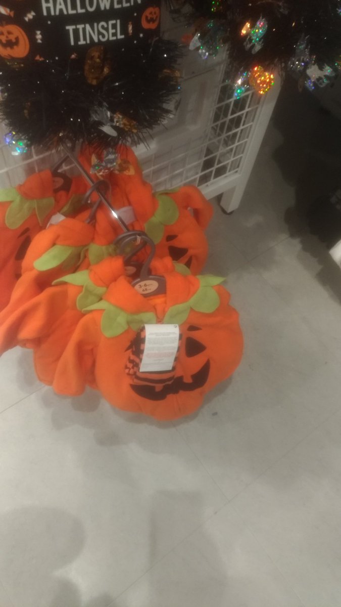 flhope3's tweet photo. Walking into Primark and spotting these. Couldn't help but think of @NotGiuliaV https://t.co/EBZwH4TQac