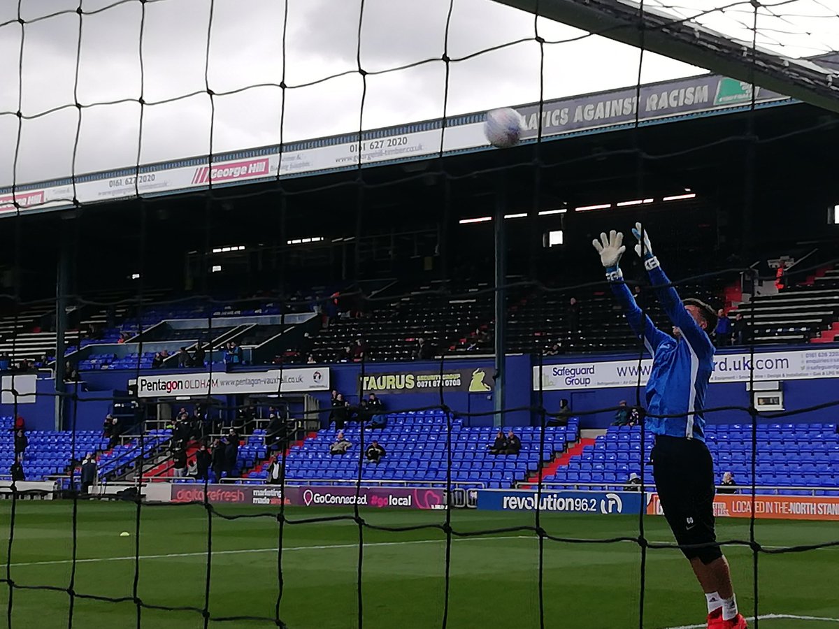 thesilkmen's tweet photo. Safe hands 👐

📸 @owenn_evans 

#ComeOnSilkmen #SilkmenLIVE https://t.co/mI7WmNKVcc