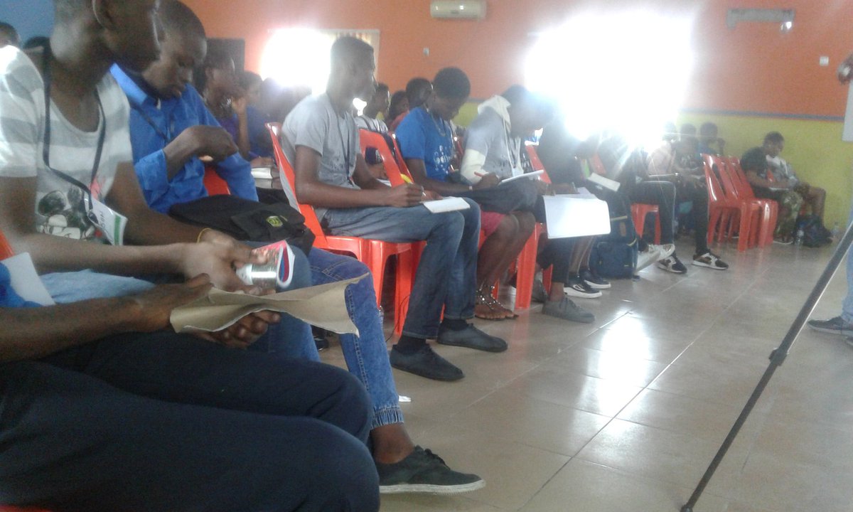 BluejackIsaac's tweet photo. Personal finance for the coder's soul- Gabriel Omin
#DevFest
#devFestBonny
#DevFestStories https://t.co/ahXPbF2A2U