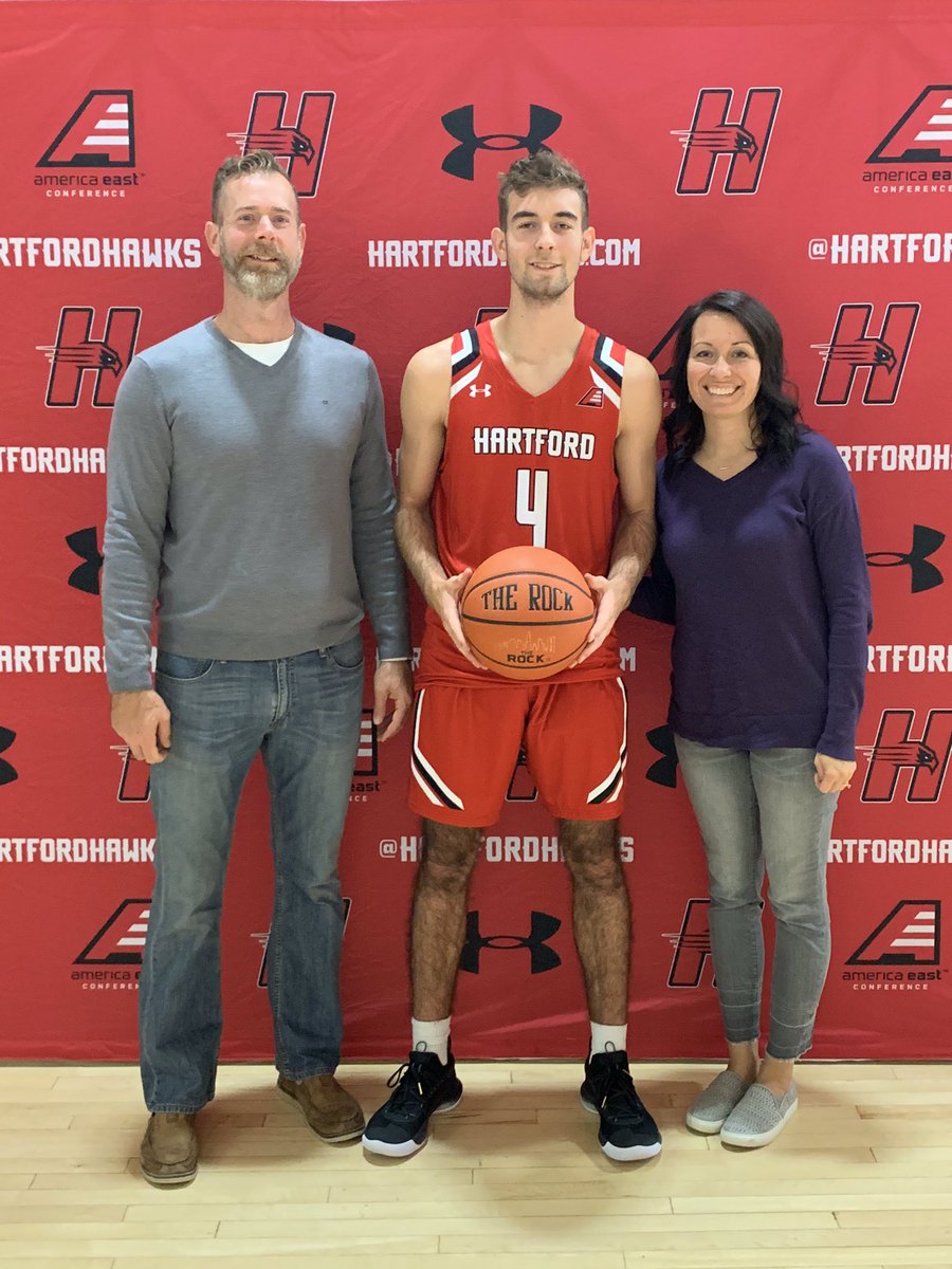 briggsgatlin's tweet photo. Thank you @CoachGalUHart and @HartfordMBB for a great visit. Had an amazing time! #GoHawks❤️🖤 https://t.co/SuD3dauGns