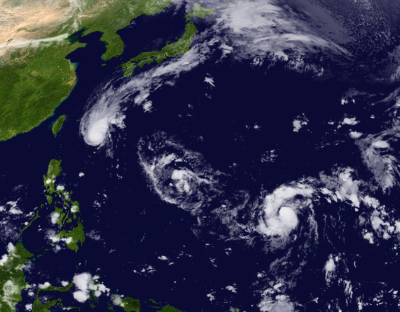 arakencloud's tweet photo. 台風21号が発生しました．
21号はトラック諸島近海を発達しながら北西に進み，24日には非常に強い勢力となって小笠原近海に達する見込み．一方，台風20号も沖縄の南で発達して今日19日21時に強い勢力になりました．22日夜には温帯低気圧に改名して四国沖に達する見込み．今後の動向にご留意下さい． https://t.co/b7WHT0hwFP