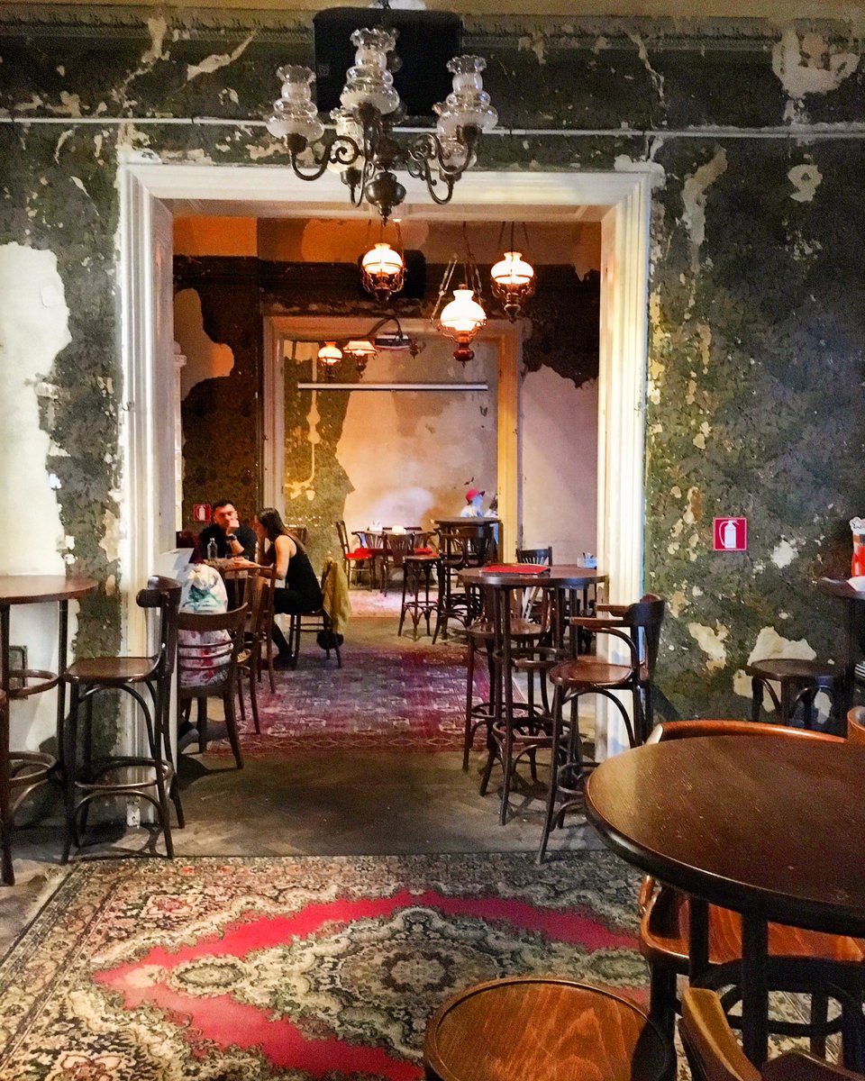 EUTravelMag's tweet photo. We love how unexpected #Bucharest is❤️

You can walk down an inconspicuous street, spot a garden with chairs only to stumble into one the coolest cafes in da 'hood.
Dianei4 is not only a quiet spot in bustling Bucharest, they also serve HQ food, drinks + probably THE best coffee! https://t.co/DQagCQMVhO
