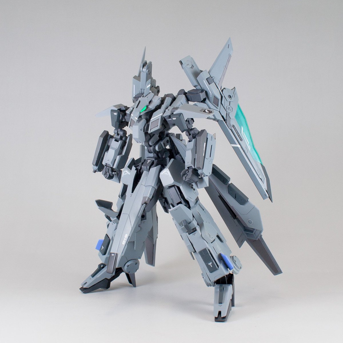 uhed_unit_507's tweet photo. 懲罰部隊 ペレグリン
囚人No.19　XVFA-037 "GrauHexe" 　
完成しました。可変型FA第二弾です。 #P3コン #フレームアームズ https://t.co/gB0kunHCEf