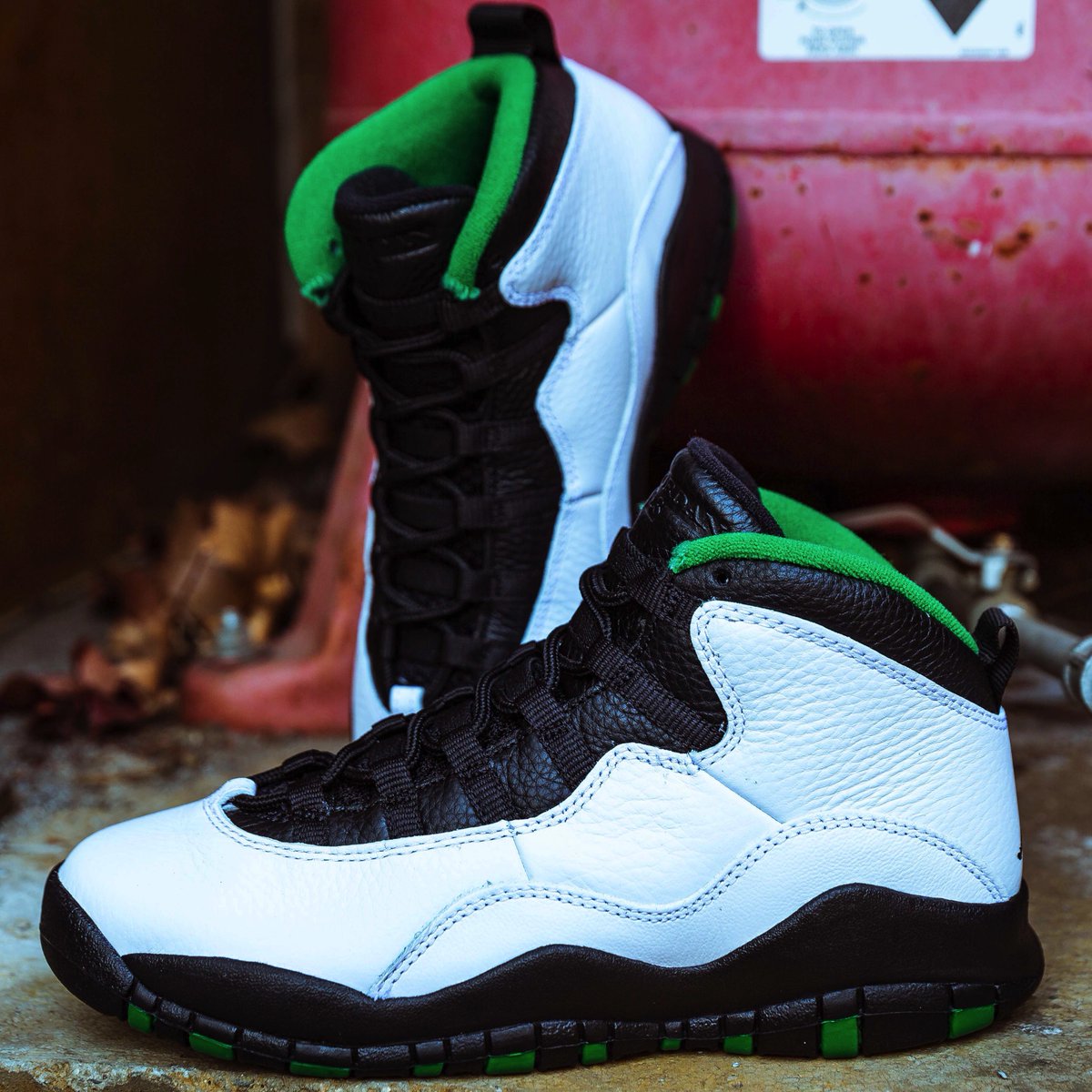 Shiekh's tweet photo. Air Jordan 10 Retro 'Seattle' 🔥🔥
▫️
Available now on https://t.co/iP2xathB4D and in-store!
GS:
https://t.co/AGWDDjX7qH
Congratulations to all our raffle winners! 🎉🎉
#Jordan10 #Jordan10Seattle #Seattle10 #AirJordan10 #Jordan10 https://t.co/eAafGfyTR4