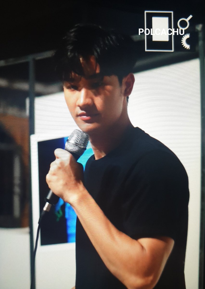 Polcachu's tweet photo. 191019 #NeverNormalxTawanV 
#NeverNormalxTumcial 
#themidnightsunexhibition

@Tawan_V #tawan_v เจ้าของงานสุดหล่อ 💙😊 https://t.co/wSUmNT5NMl