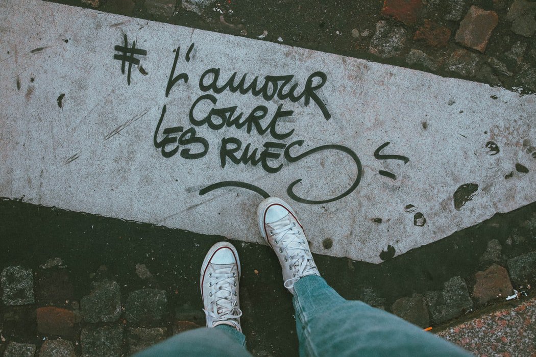 framichele's tweet photo. ”Je veux d'l'amour, d'la joie, de la bonne humeur
Ce n'est pas votre argent qui f'ra mon bonheur
Moi, j'veux crever la main sur le coeur” 
🎧#ZAZ -Je Veux🎧 https://t.co/qE02dKH2Qt via @Spotify https://t.co/cKQH7GPYlo