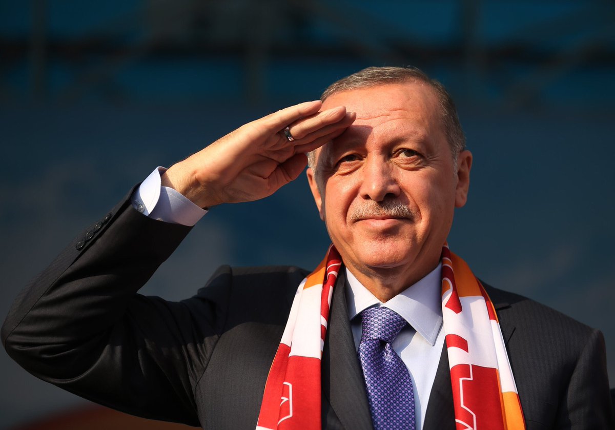 Selam olsun bayrağımıza, selam olsun mehmetçiğimize. 🇹🇷

Başkomutanımız, Cumhurbaşkanımız Sayın Recep Tayyip Erdoğan’ın asker selamı. #MehmetçiğeSelamGönder.