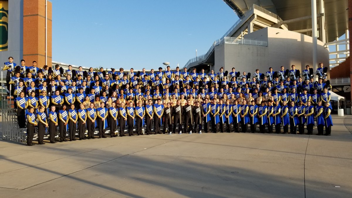 kfallonmusic's tweet photo. First father-daughter #BOA Regional with @MeghanFallon4! #BandFamily #BOAWaco #UpAtDarkThirty #DCIstyle https://t.co/f3yPdWyNJ4