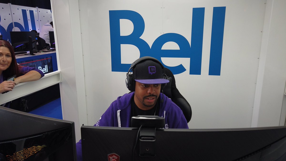 LeadinLP's tweet photo. Live from @EGLXofficial @MDee14 from the #bellbooth! The @AchieveSeekers are here to support with @Hugzie4u lurkin in the background. https://t.co/S7VlmiZ1DV