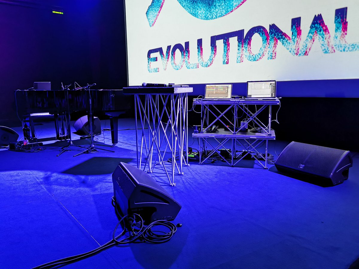 MakerFaireRome's tweet photo. È tutto pronto al Guido Reni District per #FuoriMaker: tra poco sul palco @alexbragareal e @boosta, per una performance che mescola musica e innovazione! #MFR19 #MakerFaireRome #ai #evolutional https://t.co/GZQAnDXexl
