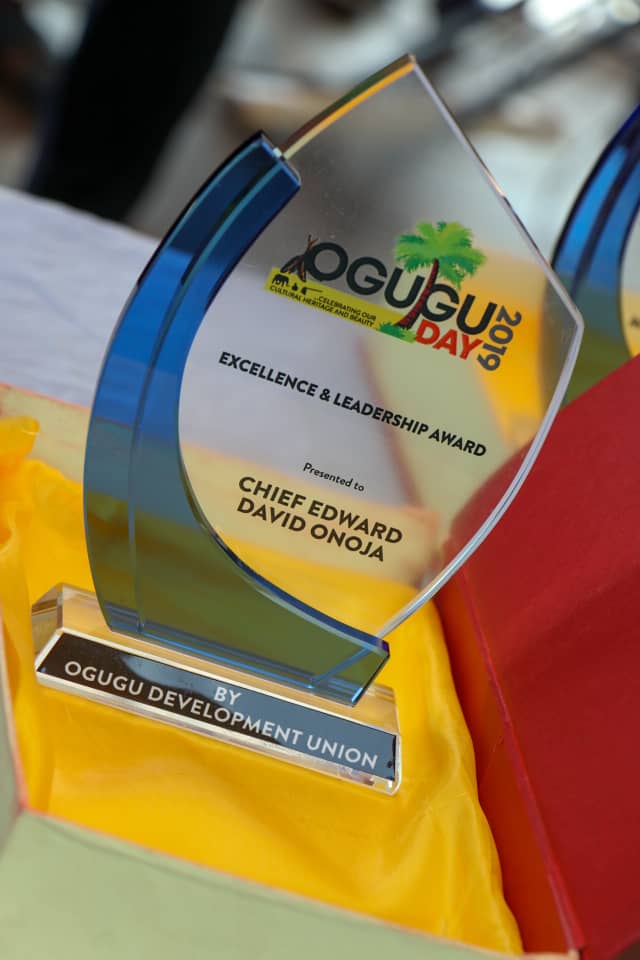 ed_onoja's tweet image. Today at the 2019 OGUGU DAY , I was handed the Excellence and Leadership Award, by the Ogugu Development Union (ODU). I thank ODU for finding me worthy of this award. It is a call to greater service and I thank you all for coming.
