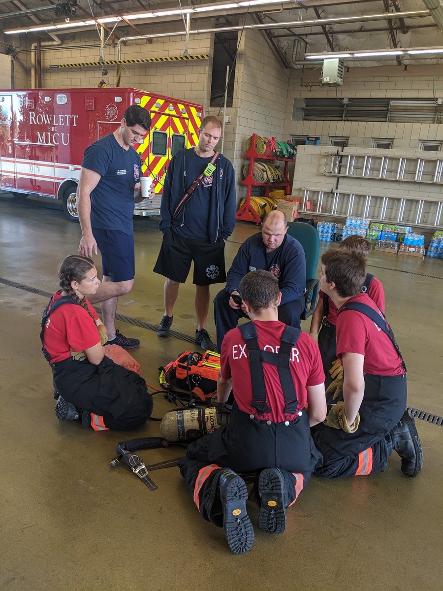 ExplorerPost1's tweet image. Ladder climb and RIC training this morning for our Fire Explorers!