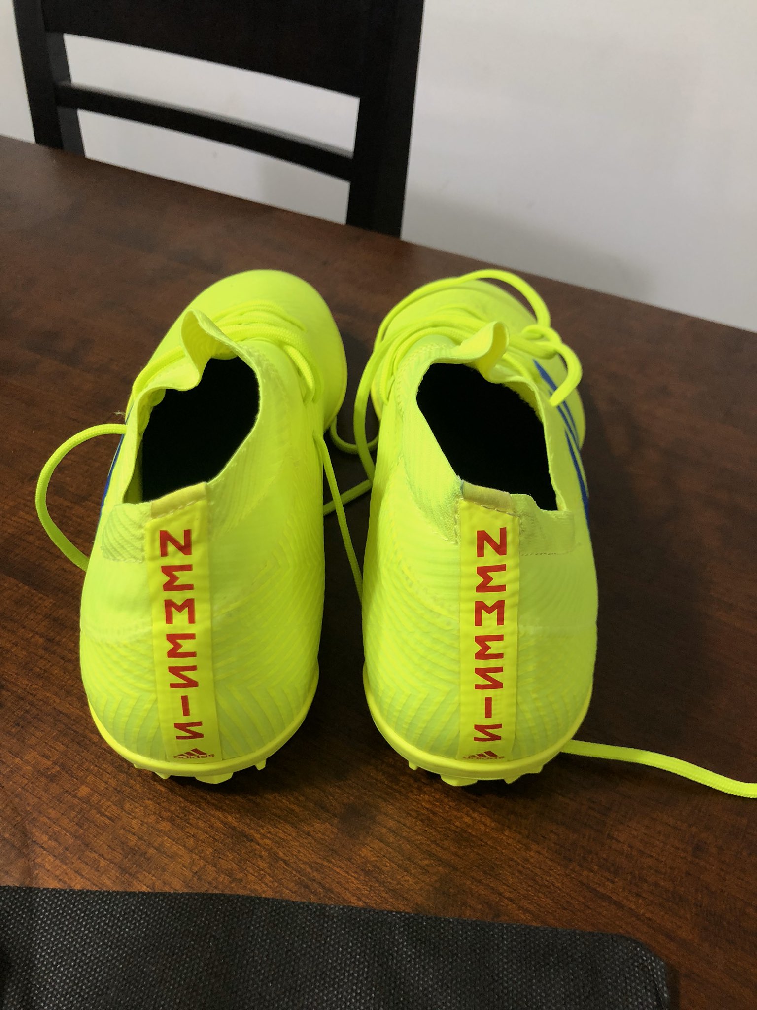 Adidas top nemeziz pupillos
