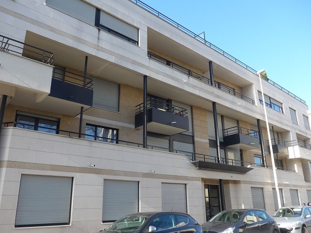 marcille51's tweet photo. #AVENDRE par votre #agence #Marcille #immobilier, idéal #investisseur, #appartement T1bis de 34 m² avec #balcon dans une #résidence récente de bon standing rue #Ponsardin à proximité de #SciencesPo et du #centre ville de #Reims. #Garage en sous-sol. https://t.co/aXw87ziAox