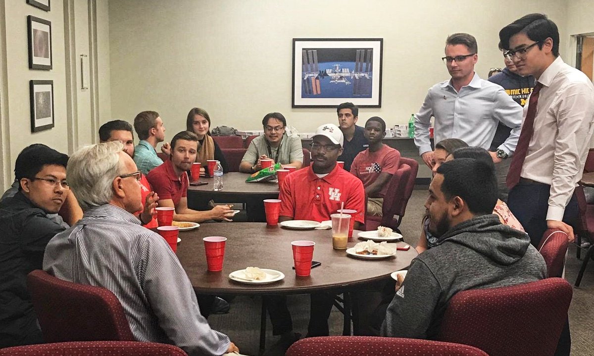 BillKingHouston's tweet photo. Last night I met with members of the @UofHCR at the @UHouston - my alma mater - to talk about how we can get Houston back to basics and #CleanUpCityHall.
This morning many of them are block walking to help our campaign win. Let's get this done! #VoteBillKing https://t.co/DqkN8WLYqu