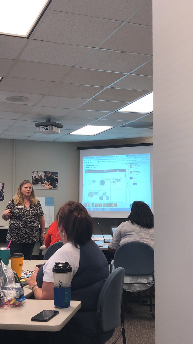 Learning awesome tools to help GT students today! #KleinGT <a href="/PlottKplott/">Kathleen Plott</a>