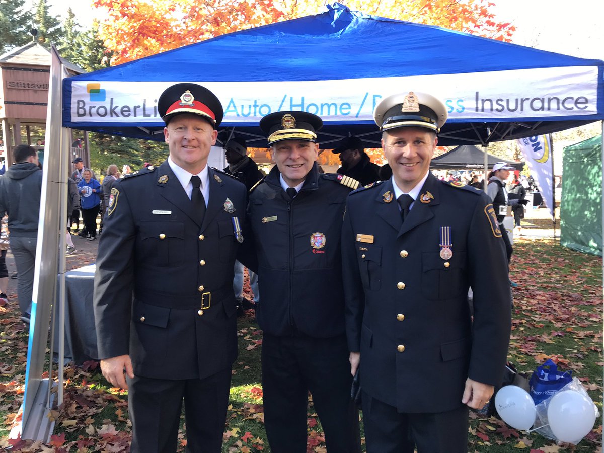 OttFire's tweet image. @9RunRun this morning to encourage of all those running to support mental health! An incredible community event for a good cause. @OttawaPolice @OttawaParamedic @ottfrf #stittsville #9runrun #mentalhealth