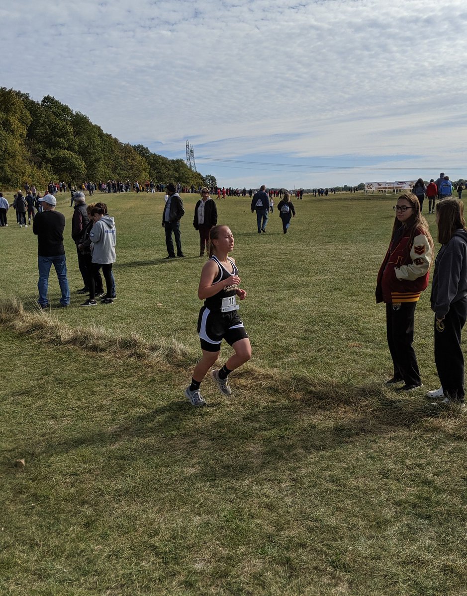 CowanBlackhawks's tweet photo. Girls CC Team running at CC Regional! Great job girls! https://t.co/jV5WYuHHoh