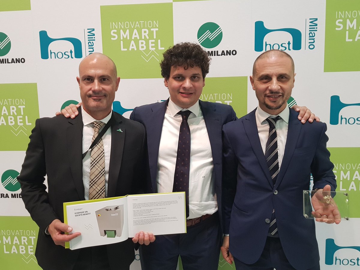 ecodyger's tweet image. Ecodyger ottiene il premio #GreenSmartLabel alla fiera #HostMilano.
Un riconoscimento importante per l&apos;impegno #green dell&apos;azienda.