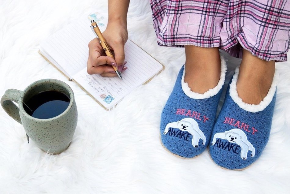 "Post 15 hour work days means putting on @kbell_socks 🧦 and having a #selfcare moment 💕"

#kbellsocks #funfashionalways
📸: <a href="/camly/">camlybyrne</a>.me
.
.
.
#kbsocks #funfashion #funsocks #socksoftheday #bearlyawake #saturdaymorning #comfyslippers #animalsocks #stylesyoulove #styleonabudget