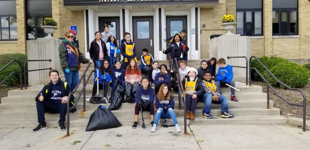 MrKPaulus's tweet photo. Awesome collaboration with @LHS212 for Make a Difference Day — MMS volunteers did a great job cleaning outside East Leyden High School! Thanks to @fholthouse for organizing! #D83shines #MMSFalcons https://t.co/NAKGDL39mv
