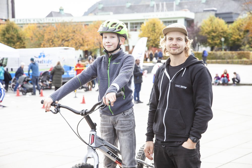 Stor stemning på sykkelfesten vi avholdt med <a href="/sykkelby/">Sykkelbyen Bergen</a> på Festplassen i Bergen, i forbindelse med landsmøtehelgen vår, i dag! facebook.com/Syklistenes/po…