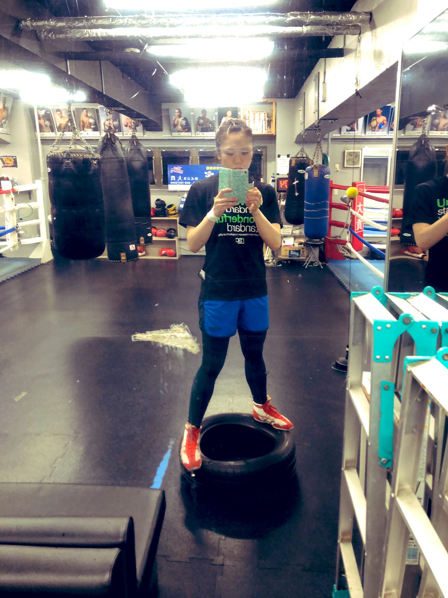 谷山佳菜子 今日も今日とてタイヤ跳ぶ ボクシング女子 女子プロボクサー Boxing ワタナベジム 谷山佳菜子 押忍 タイヤ タイヤ跳び T Co Vgrvpf01tt Twitter