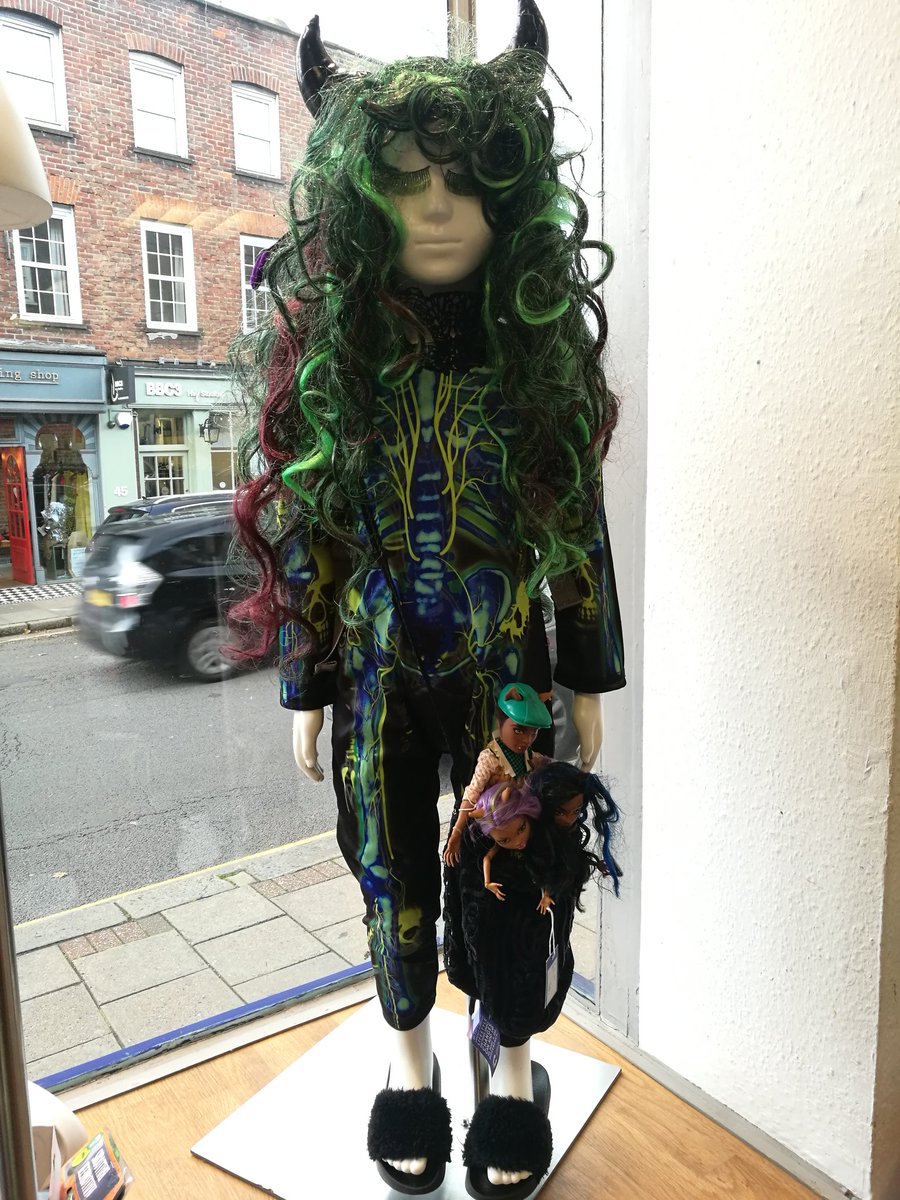 Boo! Let's #StandUpToCancer when we stand up to the ghouls this #halloween2019 #Recycle #Highgate #N6