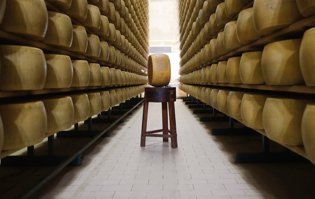 ColoradoTable's tweet photo. US consumers snap up Italian Parmesan before tariffs hit | Sentinel Colorado https://t.co/0m05P3nZZx #Foodies #Tradewars #TrumpTariffs  #DenverEats https://t.co/Kpega6b0a4