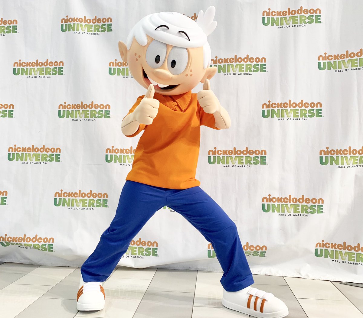 Meet Lincoln Loud from @Nickelodeon’s #TheLoudHouse + get your picture take...