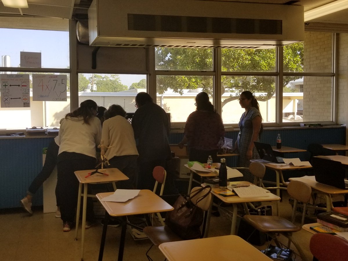 TechAcosta's tweet photo. .@HoustonISD #teachers promoting #literacy with stop motion. Blending digital story telling with creativity. #WritingSummit @HISD_Inst_tech @montra_rogers  @MrsJChevalier https://t.co/wzSpjUb9C0