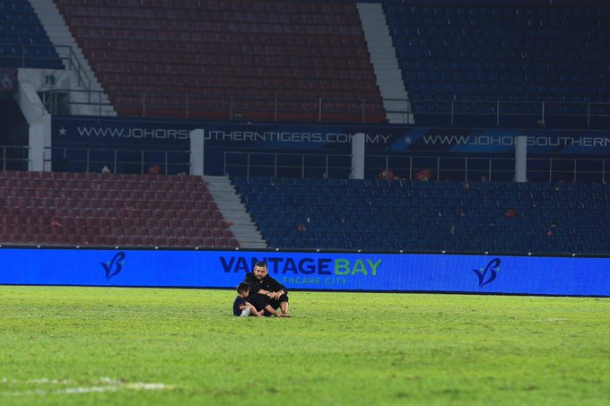 View image on Twitter