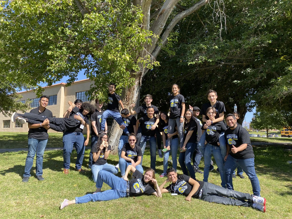 LRamirez_MHS's tweet image. Great first half today @BESTRobotics Gameday. Now we in wait to see if we advance to the playoffs. #TeamSISD #Thanks2BESTRobotics