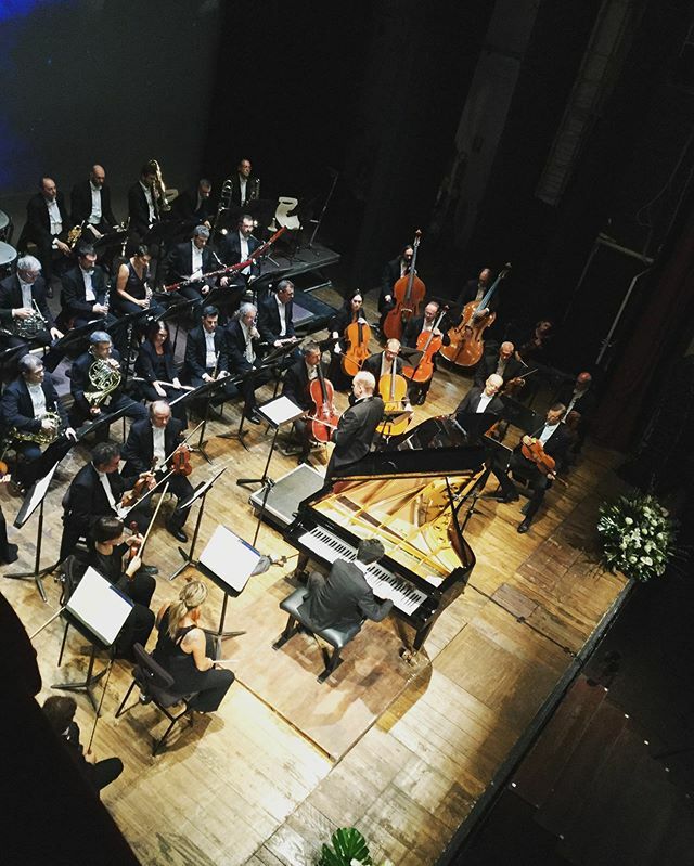 ConcorsoViotti's tweet photo. Secondo concorrente in scena, Ziyu Liu
P.I. Tchaikovsky, Concerto per pianoforte e orchestra n. 1 in Si bemolle minore, op. 23
#concorsoviotti #viotticompetition #thefinal https://t.co/MAOJ14MgVv https://t.co/V2VwYNoDpJ