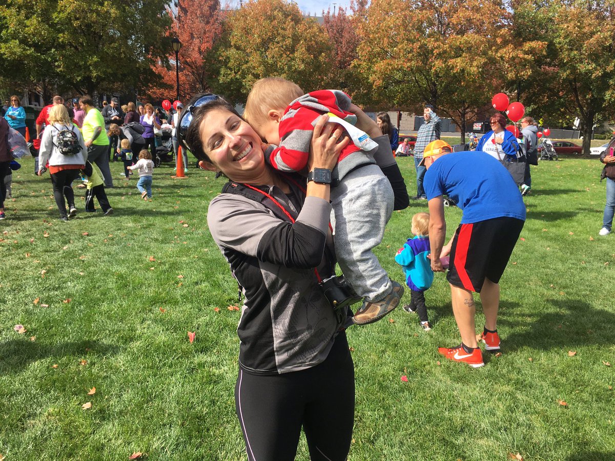 DavidPJablonski's tweet image. Chase finished his first race. With a little help. #DiaperDash @CbusMarathon