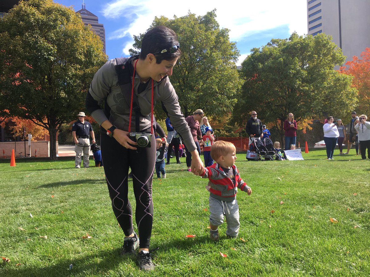 DavidPJablonski's tweet image. Chase finished his first race. With a little help. #DiaperDash @CbusMarathon