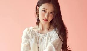 Legeekotaku1's tweet photo. Ce 16 octobre l'idole Sulli a été retrouvée morte. Elle se serait suicidée. Un ange partie trop tôt... #SulliRestInPeace #kpop #sulli
On October 16th the idol Sulli was found dead (suicide). An angel left too early ... https://t.co/5vrqIimOar