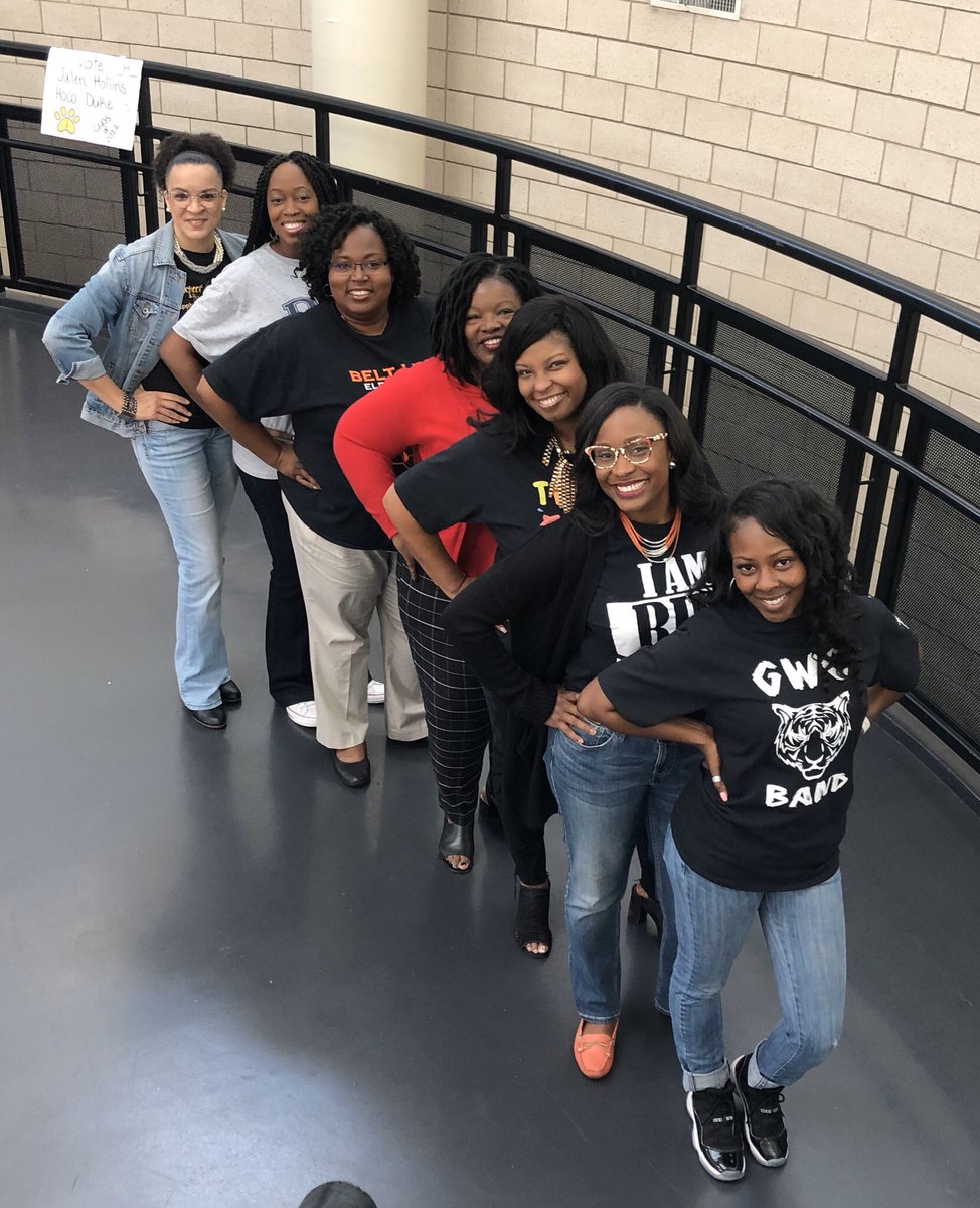 CherishPipkins's tweet photo. Supporting the @LancasterISD Hispanic Heritage Bowl #NextLevel #Thankaprincipal @totstevenson @rickylwesson @YvonneMThornton @willisa_house @Hawthornewendy1 https://t.co/wVks8eG2jx