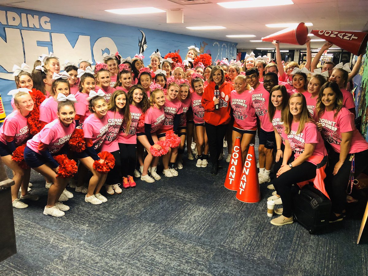 ConantCoedCheer's tweet photo. What a wonderful experience for our school to be a part @fox32news for our Pep Assembly!! So thankful that our school gets to showcase our school spirit &amp; COUGAR PRIDE!! Happy Homecoming Cougars!! @RoseanneTellez @ConantCougars 🐾😼💝😸💓😼💗😽💖😻🐾 #CougarNation #WeGotSpirit https://t.co/tma0jGNLAX