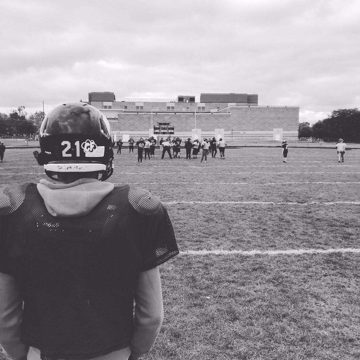 KinzieLikeABoss's tweet photo. That’s it, gentlemen: The last week of “free” football is over.
From here on, we’ve gotta pay rent... And the rent is due. #BeatNP #TheWildcatWay https://t.co/4hzCrEdKYp