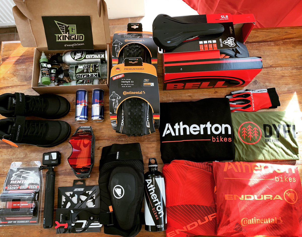 Huge giveaway going on over on my insta page, if you want some free swag.. just saying 🤷🏽‍♂️