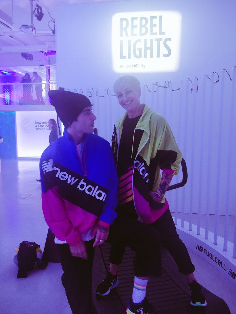 newbalanceES's tweet photo. Aún estás a tiempo de acercarte a la #FuelCellParty 🤩🤩
Av. Passeig dels Camps Elisis 9, Barcelona
Ven y transforma tu energía en ARTE👏 https://t.co/kXxgNPiw9Q