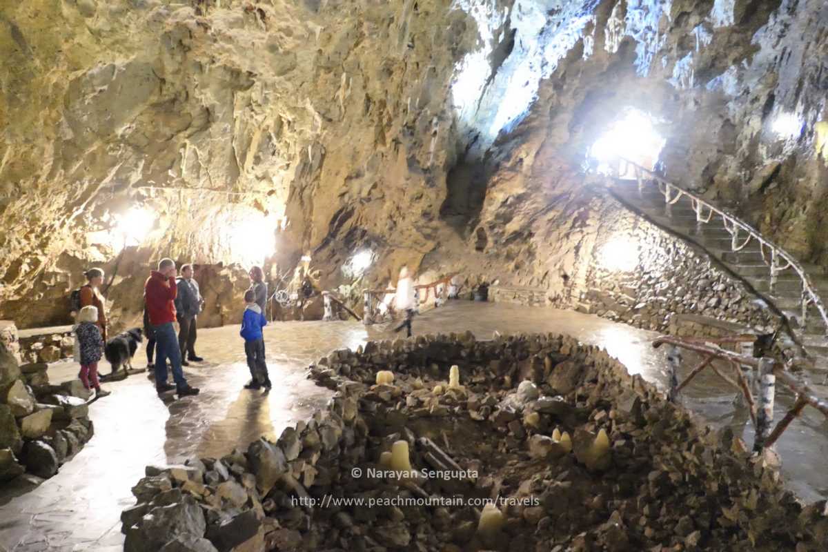 4/  #Dinant  #Belgium - Across the Meuse River is wonderful Grotte de Dinant La Merveilleuse (Cave of Dinant the Marvel). It lives up to its name. We simply walked there.